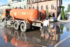 Для откачки воды на улицы Астрахани выведена дополнительная техника