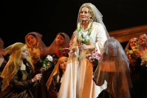 Астраханский театр оперы и балета завершает театральный сезон