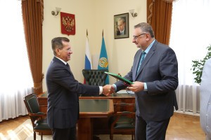 Губернатору представлен в должности новый начальник Астраханской таможни