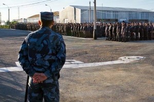 В Астрахани будут судить младшего инспектора колонии за передачу заключённому алкоголя