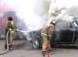 В Астрахани и области за час сгорели два автомобиля
