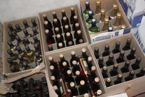 В Астраханскую область пытались ввезти около 400 бутылок алкоголя без акцизных марок