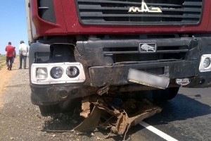 В Астраханской области грузовик раздавил «москвич» Погибла женщина