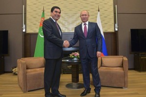 Владимир Путин наградил лидера Туркменистана орденом Александра Невского