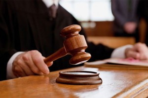 В Астраханской области вынесли приговор двум судебным приставам и работнику банка