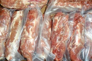 Из Астрахани в Казахстан не выпустили 7 партий мясной продукции без документов