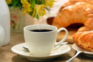 Учёные из Австралии не рекомендуют пить кофе по утрам