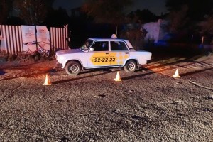 В Трусовском районе города водитель такси сбил велосипедиста