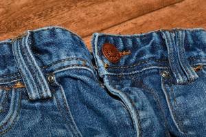 В Астрахани модник из Дагестана убежал из магазина с неоплаченными джинсами