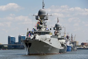 В Астрахани военнослужащие Каспийской флотилии начали подготовку ко Дню ВМФ