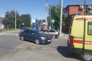 В Астрахани на перекрёстке улиц  Моздокской и Брестской в ДТП пострадал 7-летний мальчик