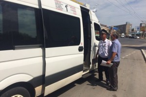 Астраханцы могут пожаловаться на водителей маршрутных такси и автобусов