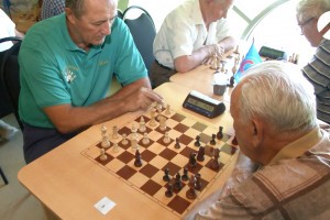 Астраханские пенсионеры сыграли в быстрые шахматы