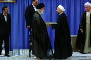 Верховный лидер Ирана утвердил в должности президента Хасана Роухани