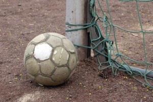 Астраханская прокуратура назвала причину падения футбольных ворот на 8-летнего ребёнка