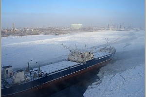 Волго-Каспийский канал под контролем ледоколов