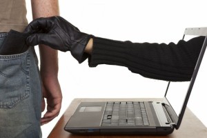 Интернет-мошенник украл у астраханского бизнесмена 270 тысяч рублей