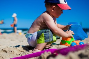 ТОП-5 главных опасностей для детей летом