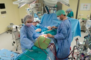 Астраханские врачи осваивают новые высокотехнологичные операции