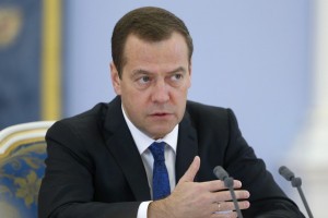Медведев одобрил идею создания дистанционных курсов для вновь избранных депутатов