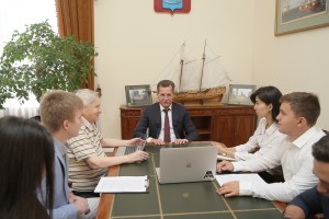 Астраханское молодёжное правительство предлагает развивать рынок труда и систему образования