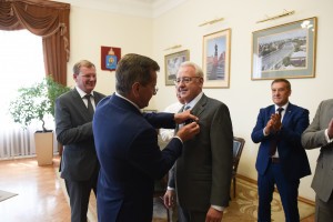 Александр Жилкин наградил топ-менеджера Каспийского трубопроводного консорциума