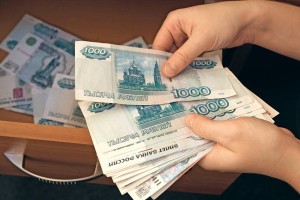 Жительница Астрахани в надежде получить миллион рублей отдала мошенникам около 300 тысяч