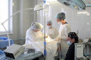 В Александро-Мариинской больнице проводят операции по устранению дефектов верхней губы и носа у детей