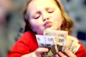 Банки учат детей обращаться с деньгами с помощью мобильных приложений