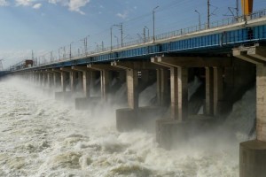 С Волгоградской ГЭС вновь увеличили сбросы воды