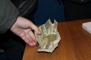 В Астрахани ранее судимый водитель «Лады» возил в салоне 150 граммов марихуаны