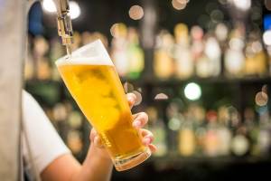 Представитель РПЦ предложили переименовать безалкогольное пиво в напиток для фитнеса