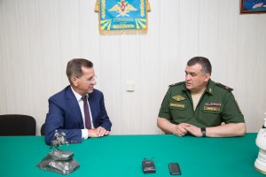 Астраханский губернатор встретился с новым начальником полигона Капустин Яр