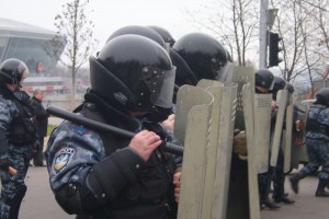 Волгоградские силовики боролись с бунтующими футбольными фанатами