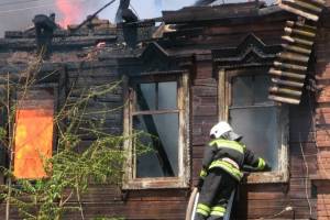 В Астраханской области при пожаре пострадали люди