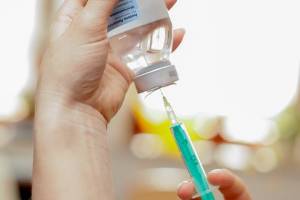 Минздрав хочет наказывать «рублем» за отказ от прививок