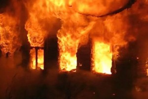 В Астрахани по факту обнаружения двух тел при пожаре проводится проверка