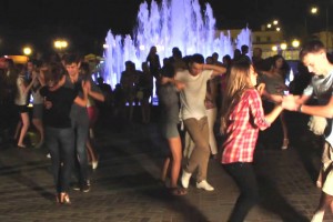Сегодня в Астрахани на центральной набережной будут танцы