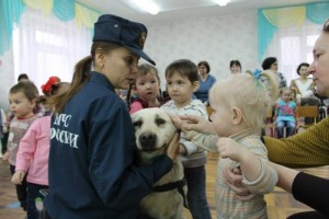 Астраханский спасатель-кинолог и собака Норма стали первыми на испытаниях МЧС по ЮФО