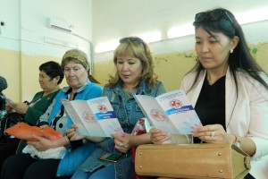 Жителям Енотаевского района рассказали о ранней диагностике онкологических заболеваний