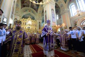 Патриарх Кирилл предостерег астраханскую молодежь от пагубного влияния большинства