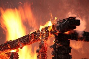 В Астраханской области при пожарах за сутки погибли два человека, ещё один пострадал