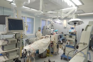 Нейрохирурги АМОКБ провели очередную уникальную операцию на головном мозге