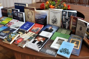 Астраханским библиотекам передали в дар более 10 тысяч экземпляров книг