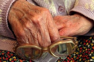 В Астраханской области мошенники обманули 90-летнюю пенсионерку