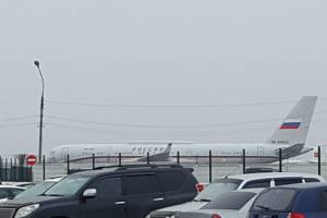 Спецборт Медведева стоит в астраханском аэропорту