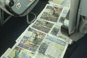 Пол в самолёте, летевшем из Астрахани в Москву, застелили газетами
