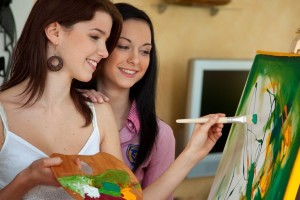 В Астрахани открывается выставка учеников «школы живописи для взрослых»