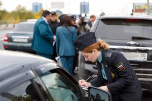 В Астрахани на Старом и Новом мостах арестовали 12 машин