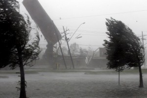 В Волгоградской области из-за урагана обесточены 22 населённых пункта